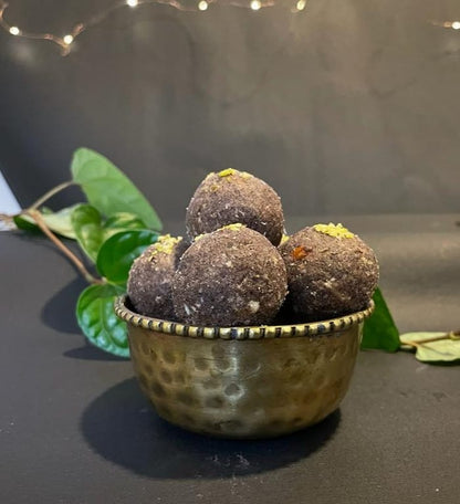 Ragi Laddoo with Dates