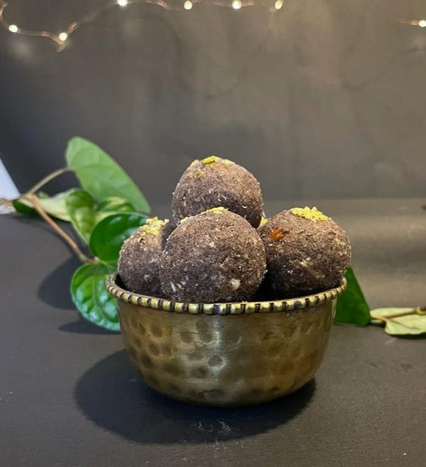 Ragi Laddoo with Dates